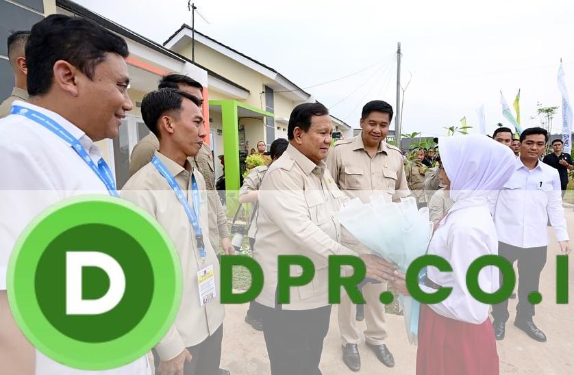 Presiden Prabowo meresmikan akad massal 26 ribu Kredit Pemilikan Rumah Fasilitas Likuiditas Pembiayaan Perumahan (KPR FLPP) sekaligus serah terima kunci rumah yang dipusatkan di Pesona Kahuripan 10, Cileungsi, Kabupaten Bogor.