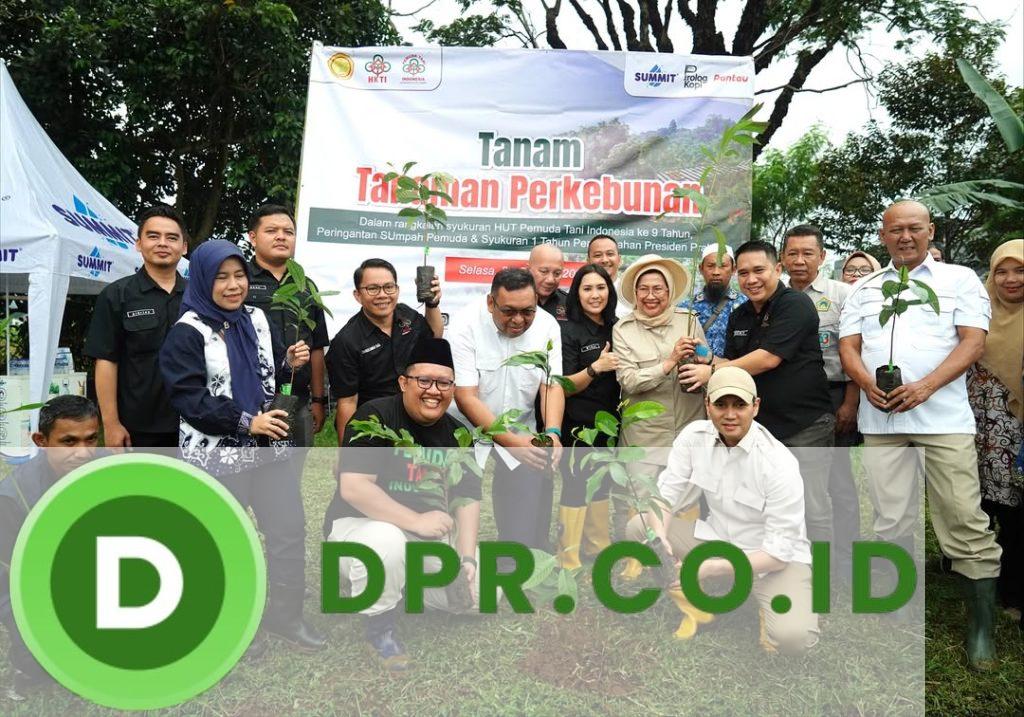 Budisatrio Djiwandono (duduk)
