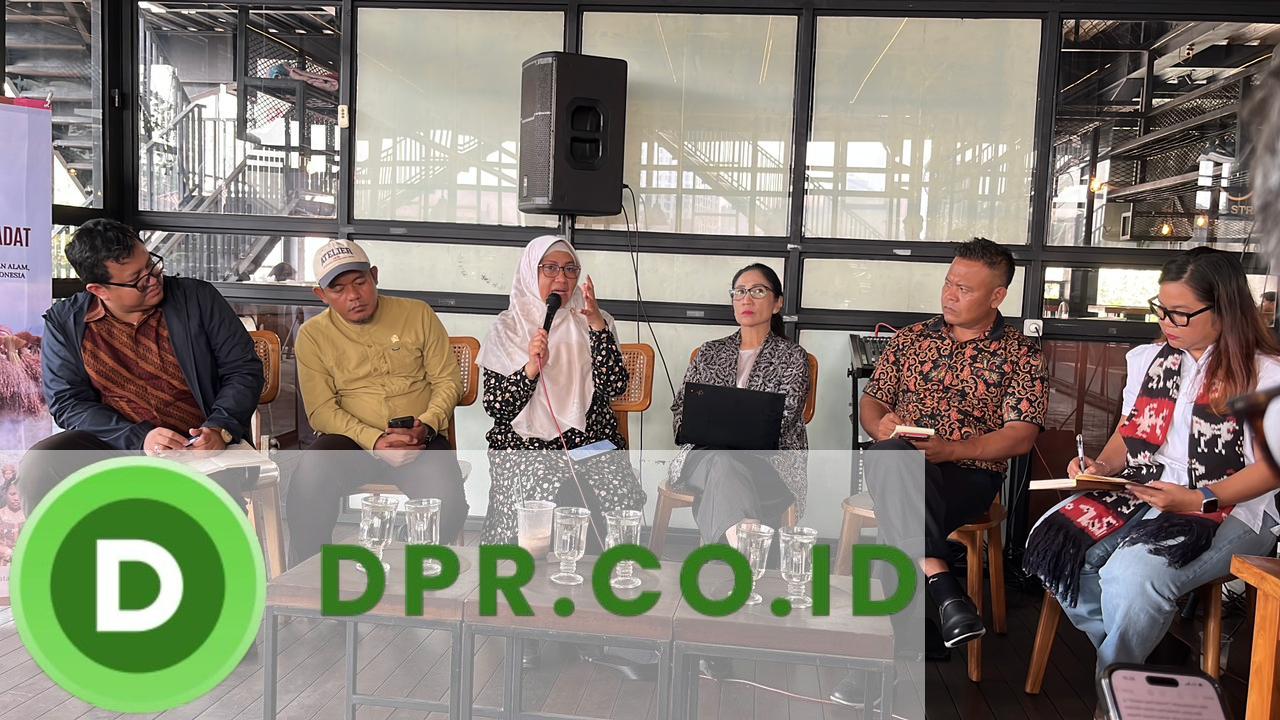 Diskusi Publik bertajuk “Ekonomi Kerakyatan dan Pengakuan Masyarakat Adat” yang diselenggarakan oleh Koalisi Kawal RUU Masyarakat Adat di SleepLess Owl, Jakarta Selatan, pada Rabu (8/10).