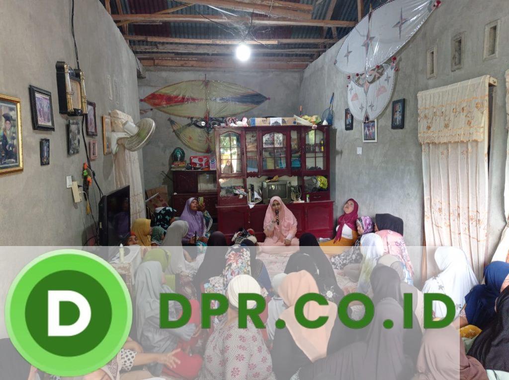 Nevi Zuairina saat silaturahmi ke rumah warga di Kota Pariaman dan Kabupaten Agam.