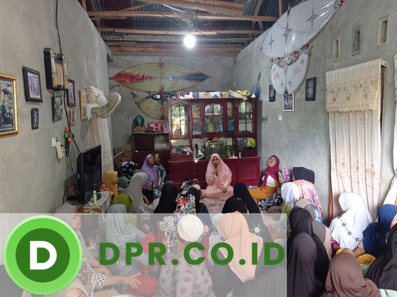 Nevi Zuairina saat silaturahmi ke rumah warga di Kota Pariaman dan Kabupaten Agam.