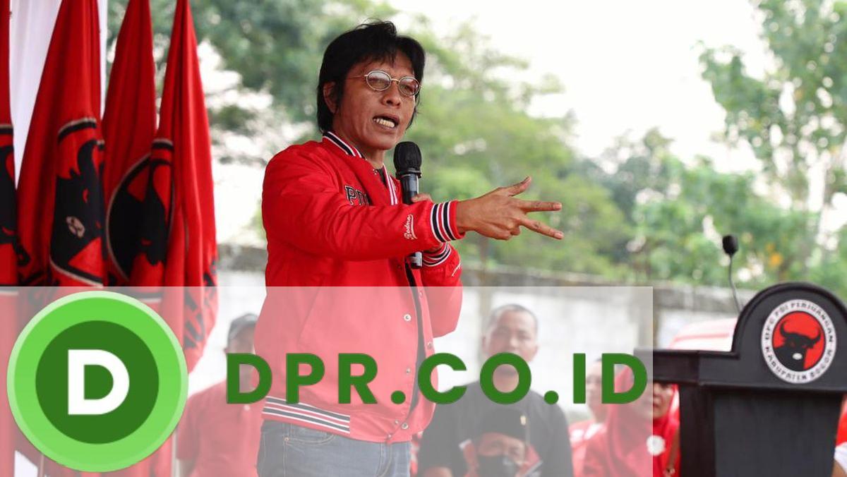 Adian Napitupulu