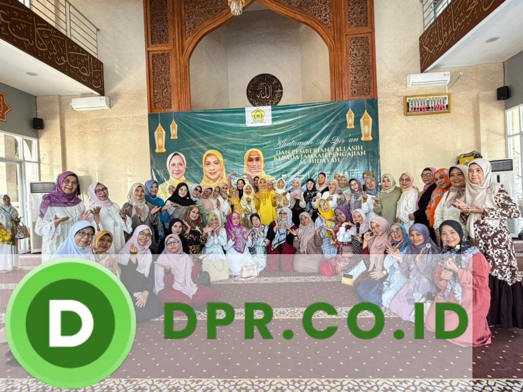 Khataman Qur'an dan Penyerahan Tali Asih DPP Pengajian Al-Hidayah.